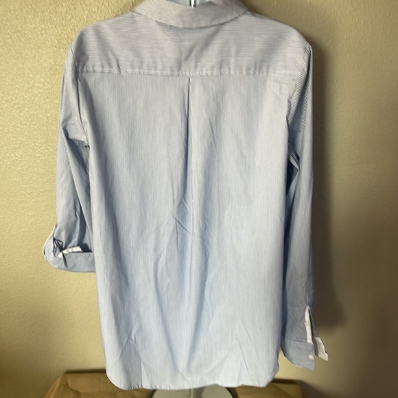 NWOT blue pin stripe button down blouse size large - Picture 4 of 5